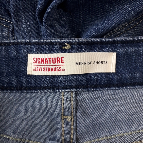 Signature by Levi Strauss | Mid-rise denim shorts, relaxed fit - Picture 8 of 11